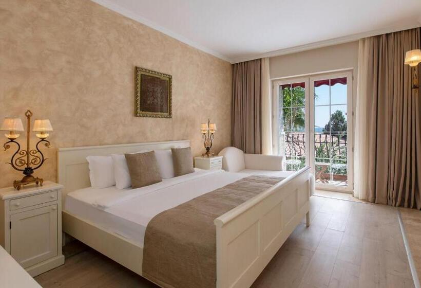 سوییت با چشم‌انداز باغ, Alaçatı Beach Resort