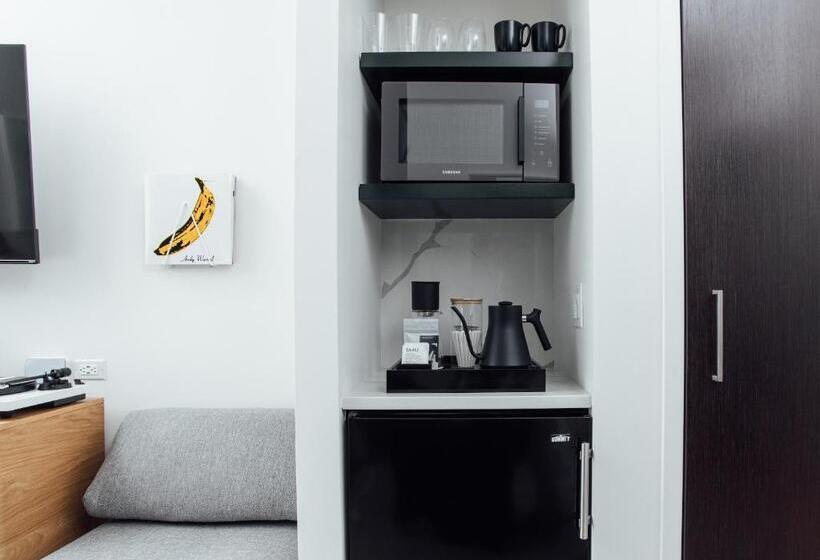 Quarto Estandar, Mint House At 70 Pine