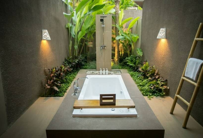 Вилла с 1 спальней и бассейном, Senetan Villas And Spa Resort