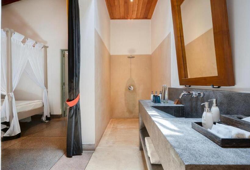 Family Suite, Wallawwa