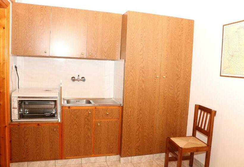 Четырехместный Номер Стандарт, Maleatis Apollo Guesthouse