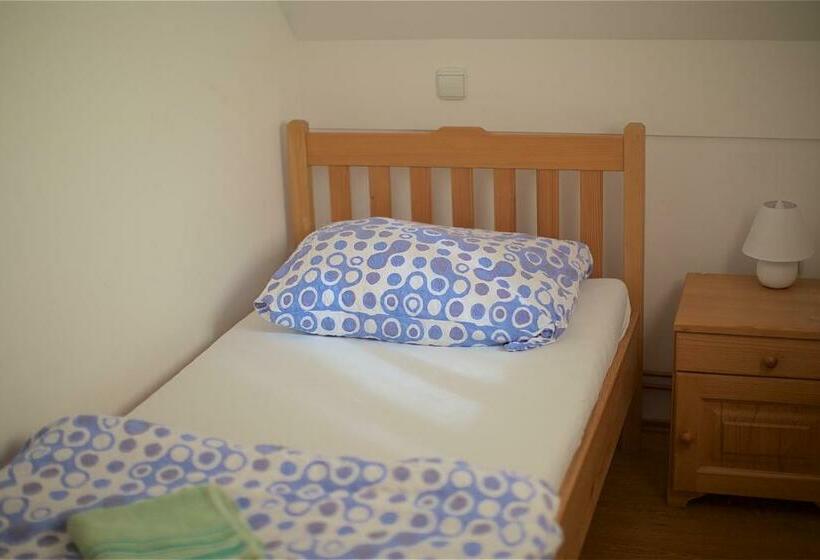 اتاق استاندارد سه نفره, Tourist Farm Rooms Lovrec