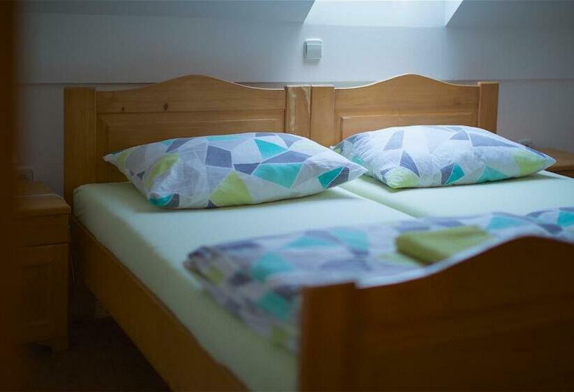 اتاق خانوادگی, Tourist Farm Rooms Lovrec