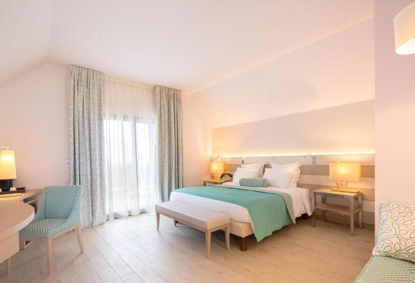 اتاق لوکس با چشم‌انداز دریا, Akoya Hotel & Spa