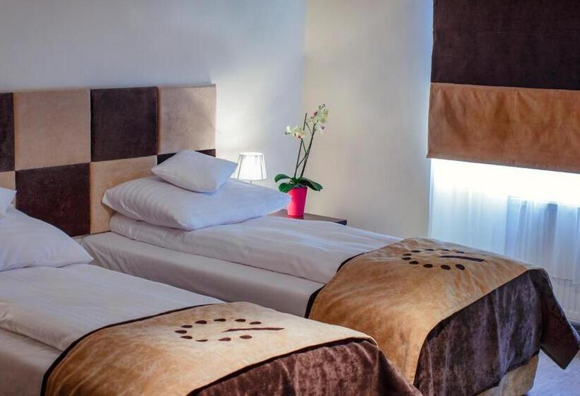 اتاق استاندارد سه نفره, Boutique Hotel S Bytom