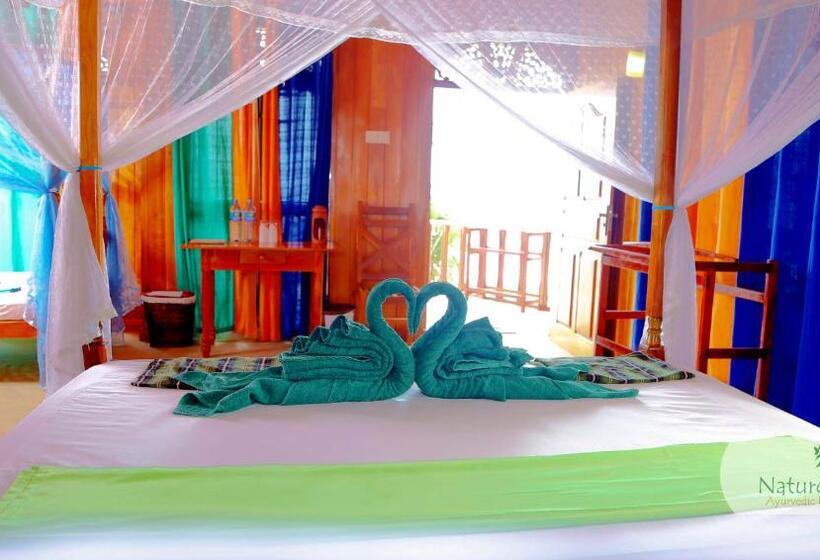 Люкс Superior Вид на Море, Nature Lanka Ayurveda Resort