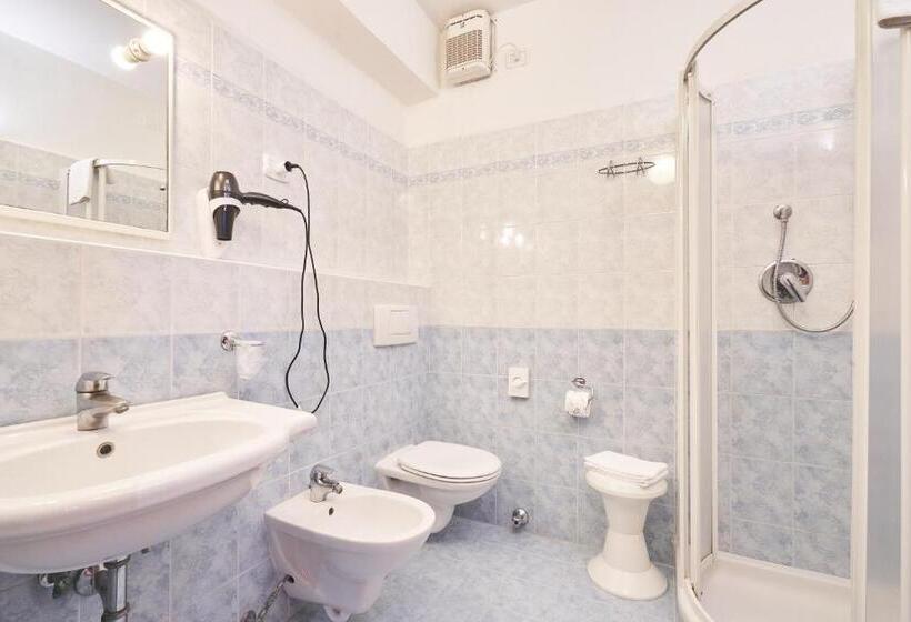 Четырехместный Номер Стандарт, Family Hotel Polsa