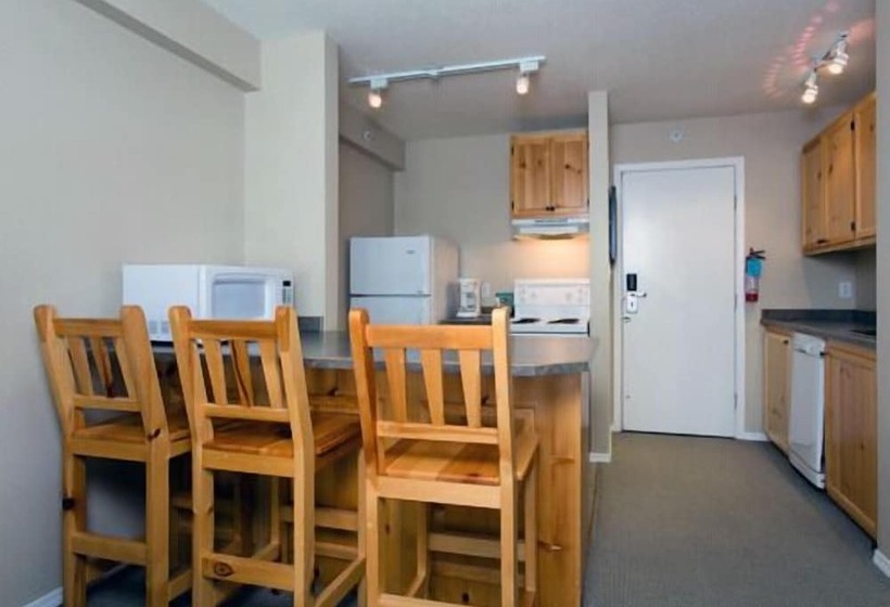 스위트, Vance Creek Hotel & Conference Centre