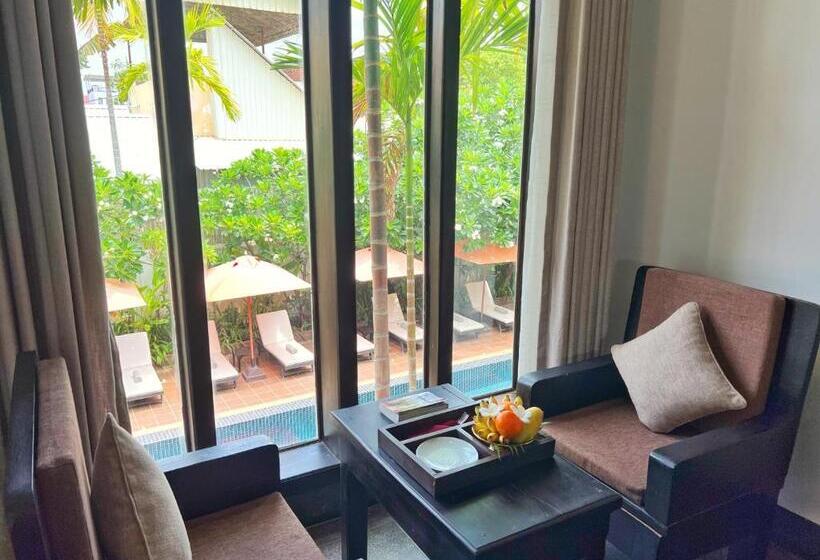 اتاق لوکس با چشم‌انداز استخر, The Bliss Angkor