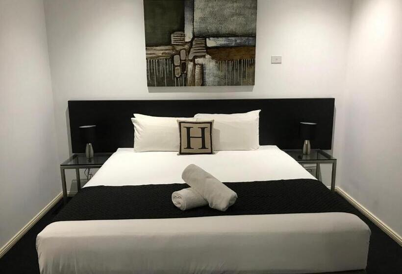 استودیو استاندارد با تخت کینگ, H Boutique