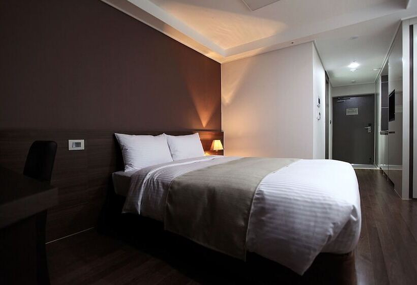Quarto Estandar, Urban Place Gangnam