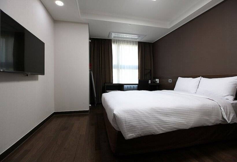 Quarto Estandar, Urban Place Gangnam