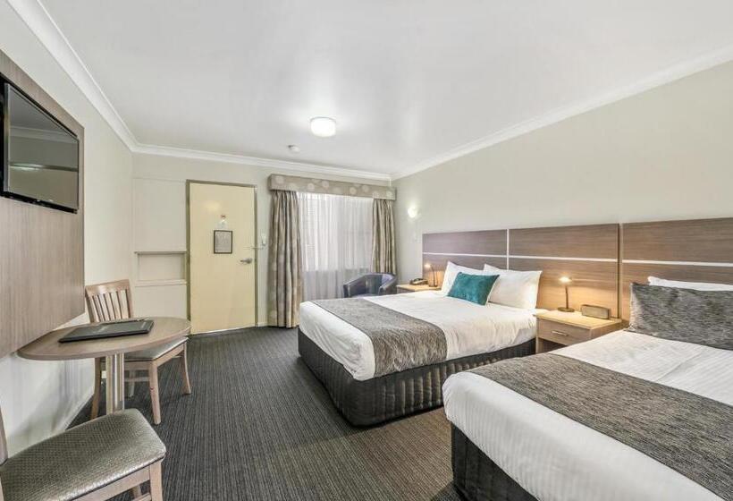 سوئیت پریمیوم, Quality Inn Ashby House Tamworth