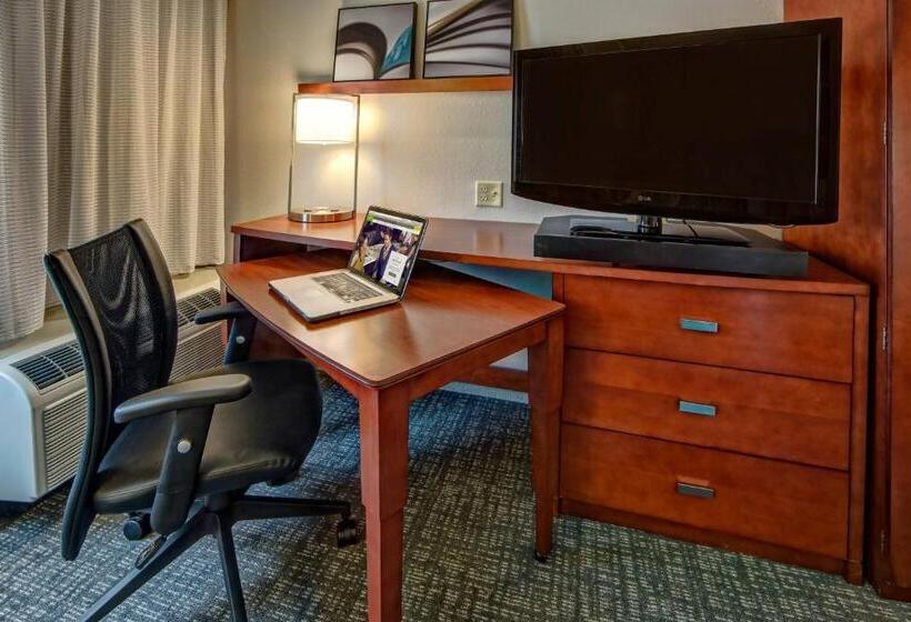 Люкс Кровать Кинг, Courtyard By Marriott Memphis Southaven
