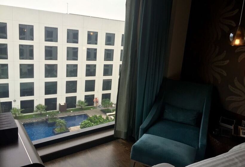 Номер Executive, Pullman New Delhi Aerocity An Accor Hotels Brand