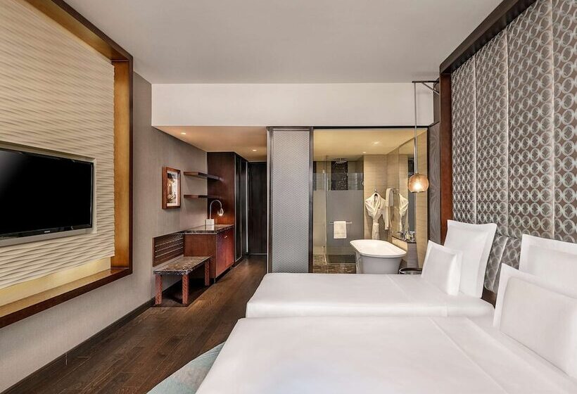 Номер Deluxe, Pullman New Delhi Aerocity An Accor Hotels Brand