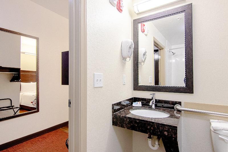 Номер Deluxe, Red Roof Inn Locust Grove