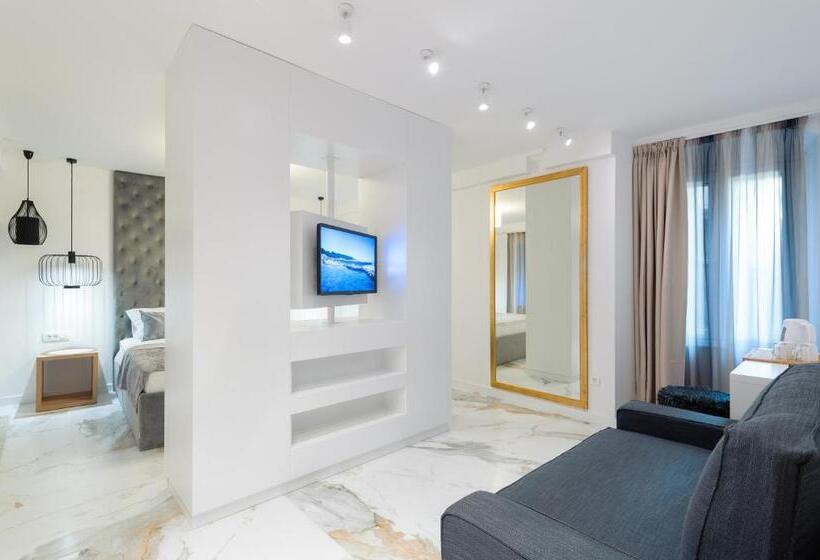 اتاق لوکس با تخت بزرگ, Royal Luxury Room