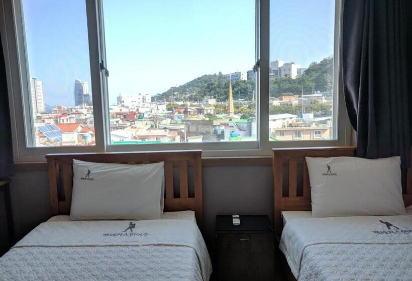 Номер Стандарт Вид на Город, Backpackers In Yeosu