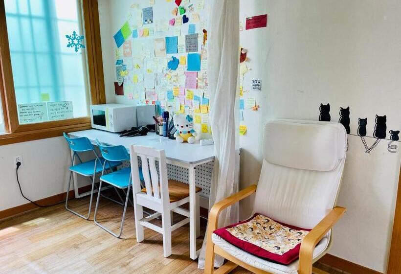 Семейный Номер Deluxe, Backpackers In Yeosu