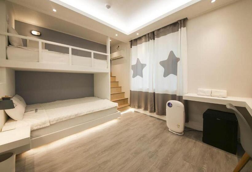 Номер Стандарт Трехместный, Backpackers In Yeosu