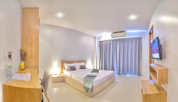 اتاق استاندارد با بالکن, Lemonade Phuket Hotel  Sha Plus