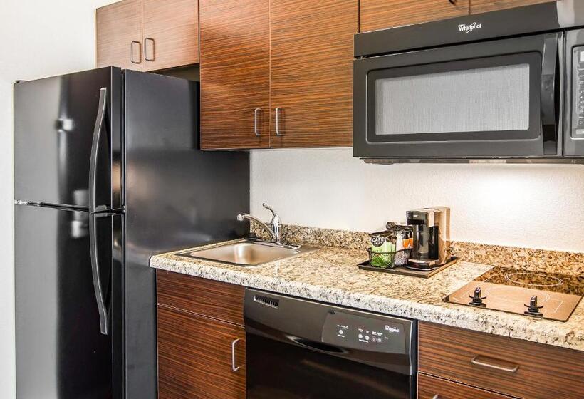 Номер Стандарт, Mainstay Suites Lufkin
