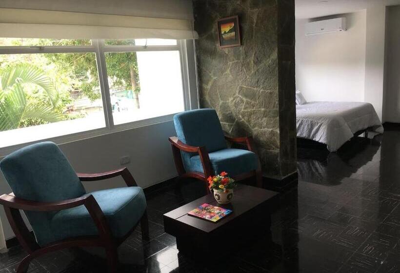 스위트, Vallclaire Suites