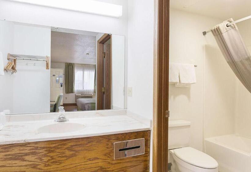 Стандартный Номер Кровать Кинг, Rodeway Inn