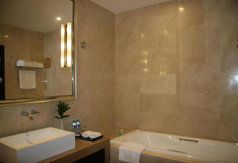 Camera Deluxe, Ritan Hotel Downtown Beijing