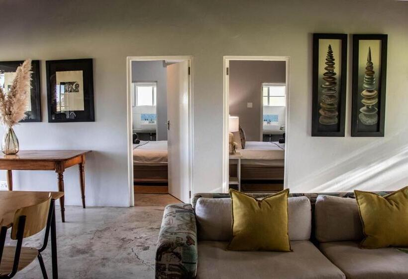 Семейный Номер, Saronsberg Vineyard Cottages