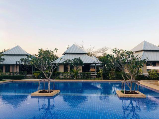 سوییت, Sirarun Resort