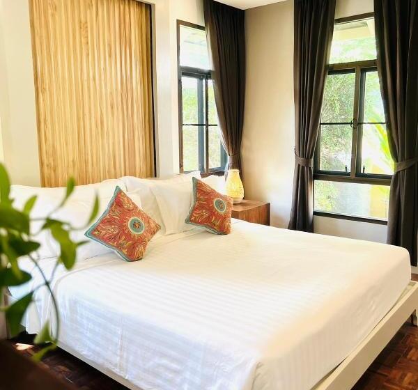 سوییت با چشم‌انداز استخر, Sirarun Resort