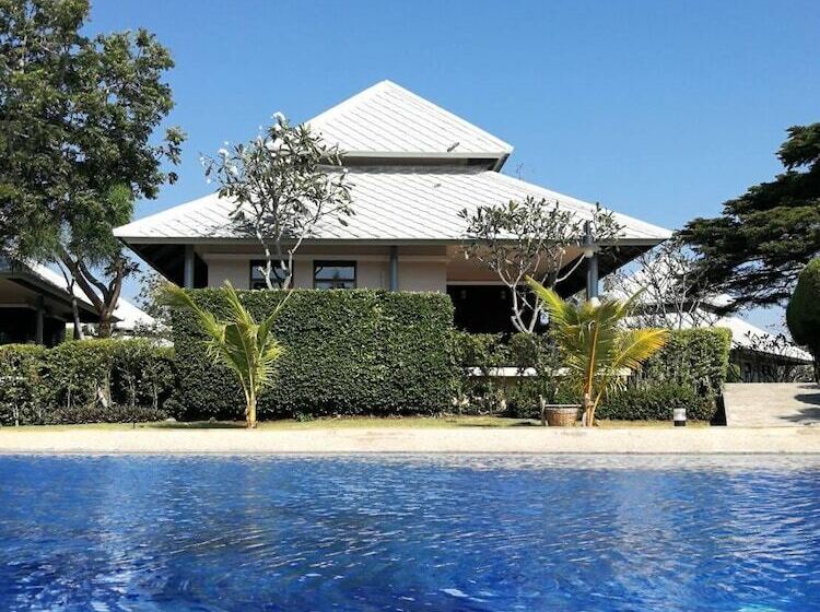 ویلای یک اتاق خوابه با استخر شنا, Sirarun Resort