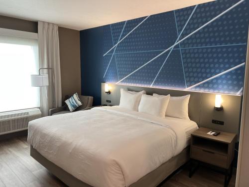Номер Стандарт Кровать Кинг Адаптированный для Инвалидов, Comfort Inn & Suites New Port Richey Downtown District