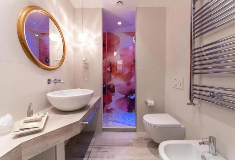 اتاق استاندارد با بالکن, The Green Park Hotel Wellnessspa & Restaurant