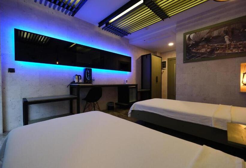 プールビュースタンダードルーム, Kosa Otel çeşme