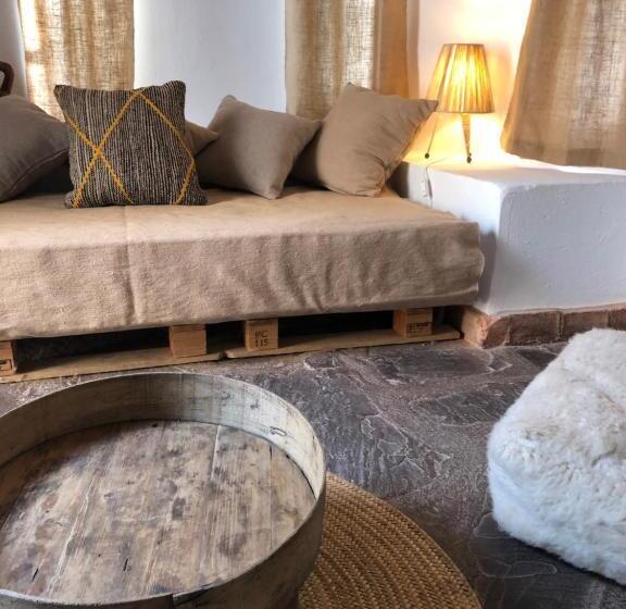اتاق استاندارد سه نفره, Manzil La Tortue