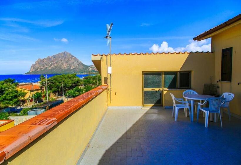 Апартаменты 3 Спальни, Casa Vacanze L Orizzonte