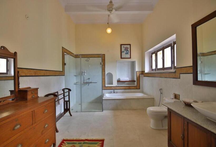 套房带泳池景, Roop Niwas Kothi, Near Mandawa