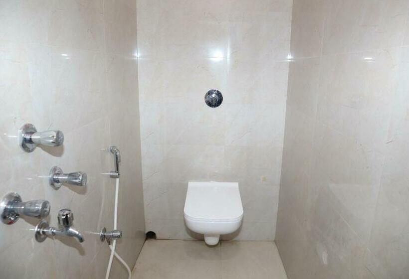 Номер Стандарт, Staymaker Hotel Suraj   Only Indian Citizens Allowed