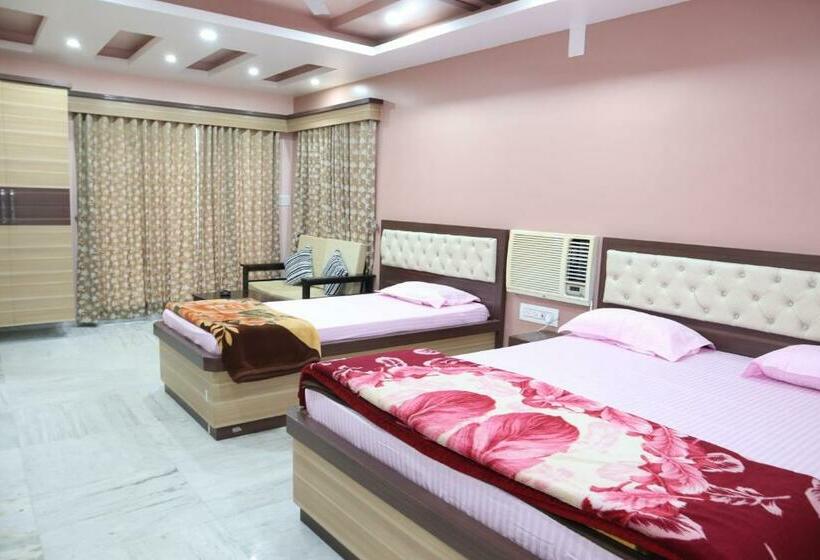 Номер Стандарт, Staymaker Hotel Suraj   Only Indian Citizens Allowed