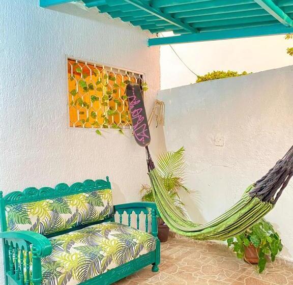 اتاق استاندارد با سرویس بهداشتی مشترک, Aurelia Compartida Hospedaje