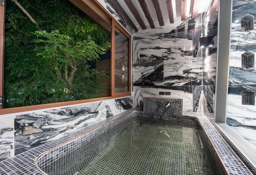 Люкс, Ao Cho Grandview Hideaway Resort