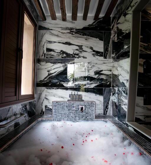 Люкс, Ao Cho Grandview Hideaway Resort