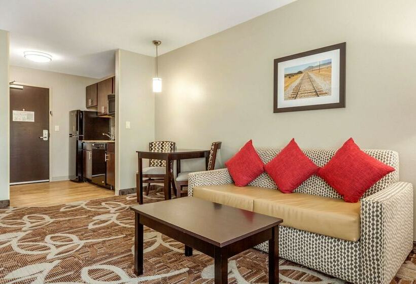 Люкс, Mainstay Suites Lincoln University Area