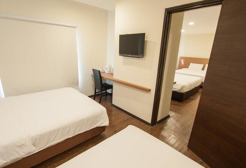 Quarto Triplo Estandar, Nagoya Inn