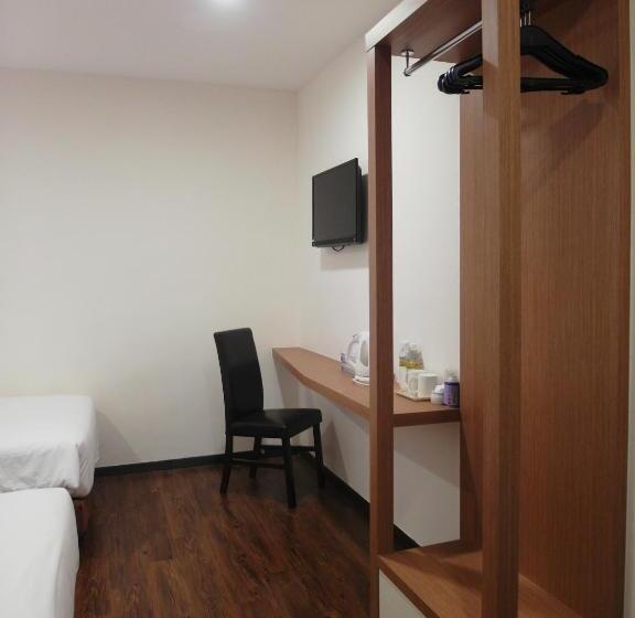 Quarto Estandar, Nagoya Inn