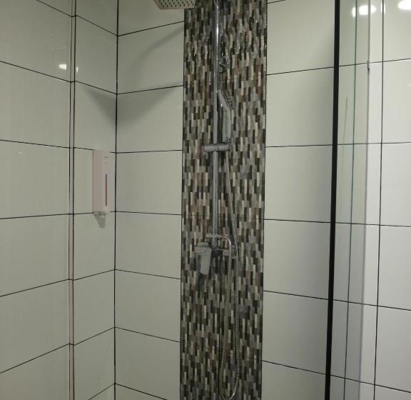 Quarto Estandar Cama King, Nagoya Inn