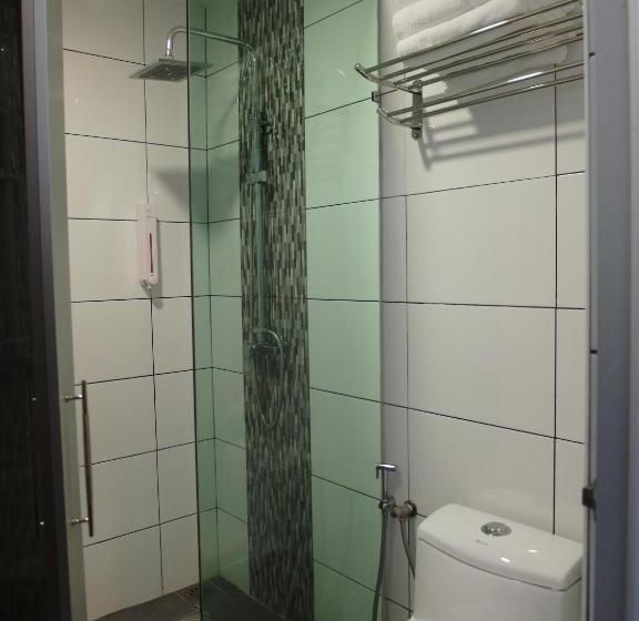 Quarto Triplo Estandar, Nagoya Inn